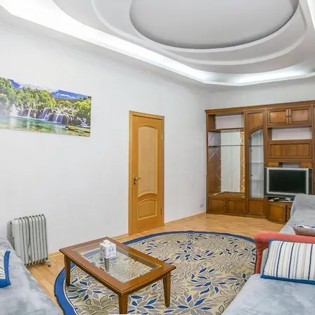 3-room On Malopodvalna St *