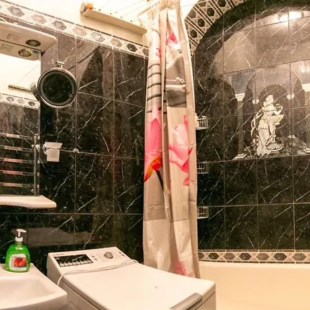 3-room On Malopodvalna St * Kiev